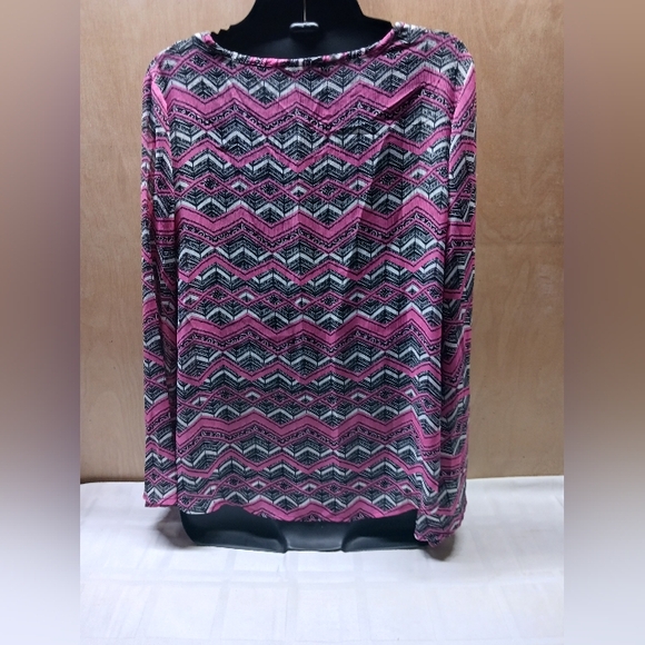 Womens Rock 47 by Wrangler Blouse/Size S/Pullover, Sheer,Bell Sleeve/Black, Pink - Picture 2 of 11